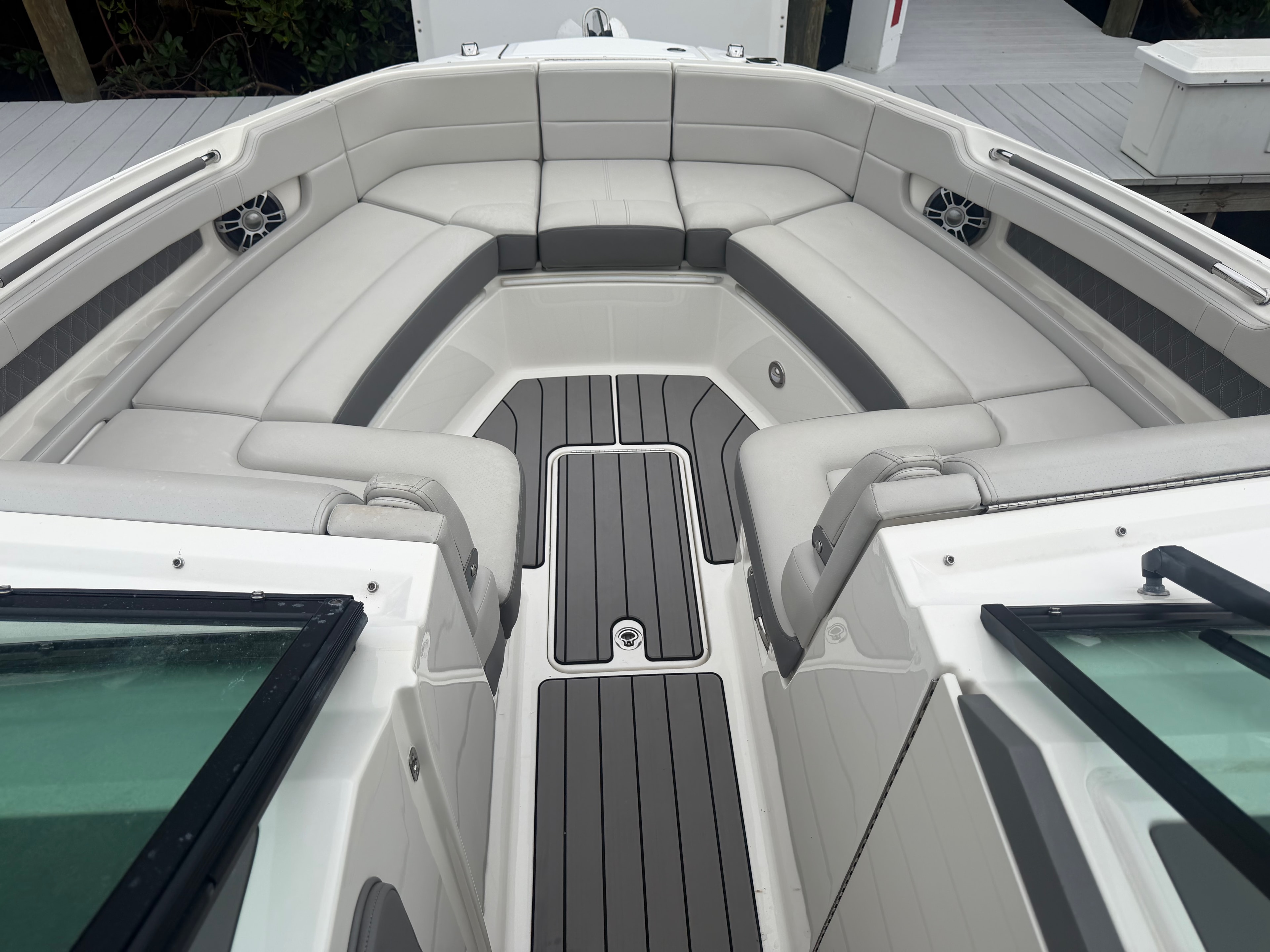 Sea Ray SLX 310 — photo 3
